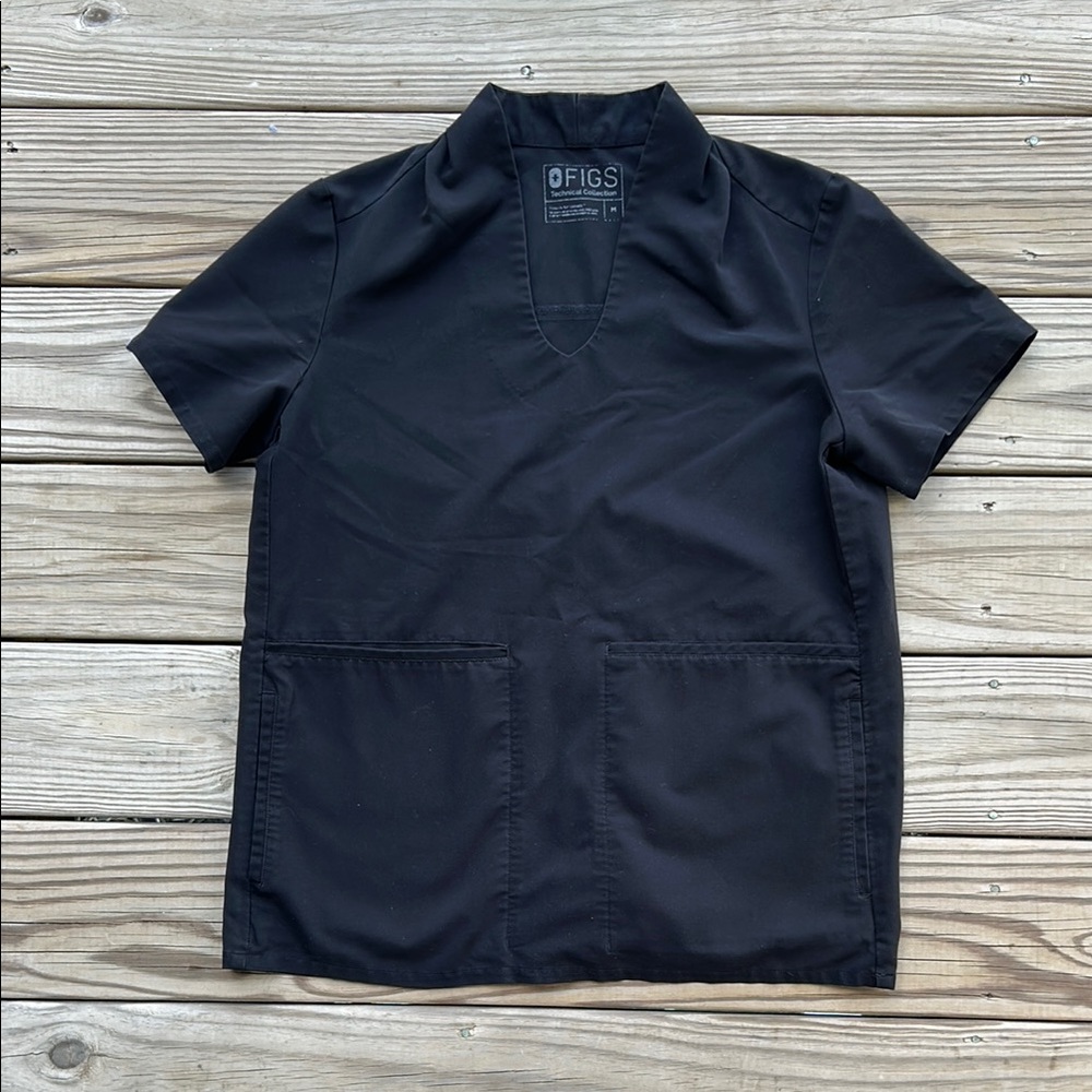 FIGS Banepa Oversized Pocket Scrub Top